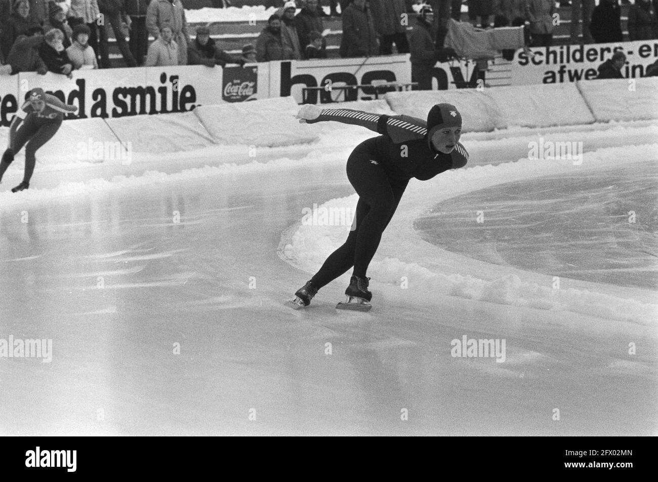 Skating international match between the Netherlands and Norway in Groningen. Ria Visser in action, December 19, 1981, skating, sports, The Netherlands, 20th century press agency photo, news to remember, documentary, historic photography 1945-1990, visual stories, human history of the Twentieth Century, capturing moments in time Stock Photo