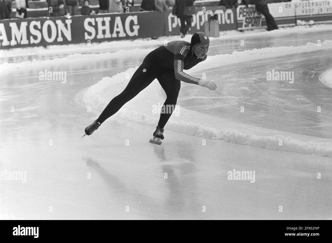 Skating international match between the Netherlands and Norway in Groningen. Ria Visser in action at the 3000 meter., December 19, 1981, skating, sport, The Netherlands, 20th century press agency photo, news to remember, documentary, historic photography 1945-1990, visual stories, human history of the Twentieth Century, capturing moments in time Stock Photo