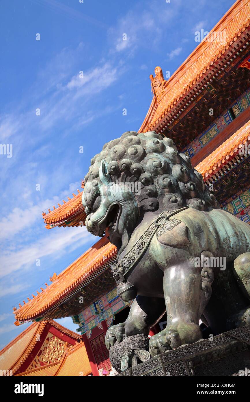Lion statue china Stock Photo Alamy