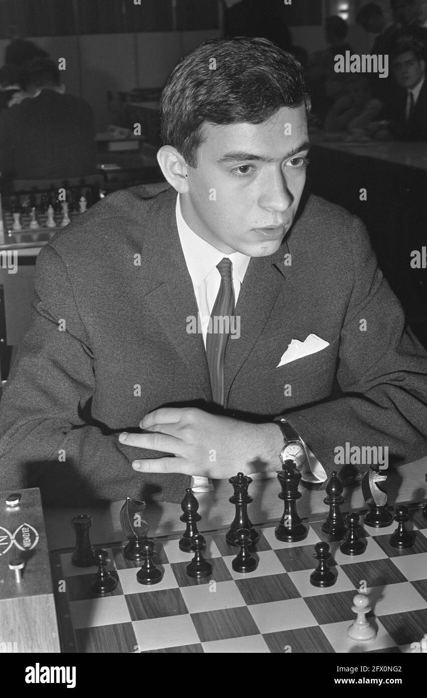 Sixth Niemeyer Youth Chess Tournament in Groningen. Number 9 Dudek, number  10 Dan Zara (Romania), number 1 Moles, 27 December 1967, Chess, The  Netherlands, 20th century press agency photo, news to remember,