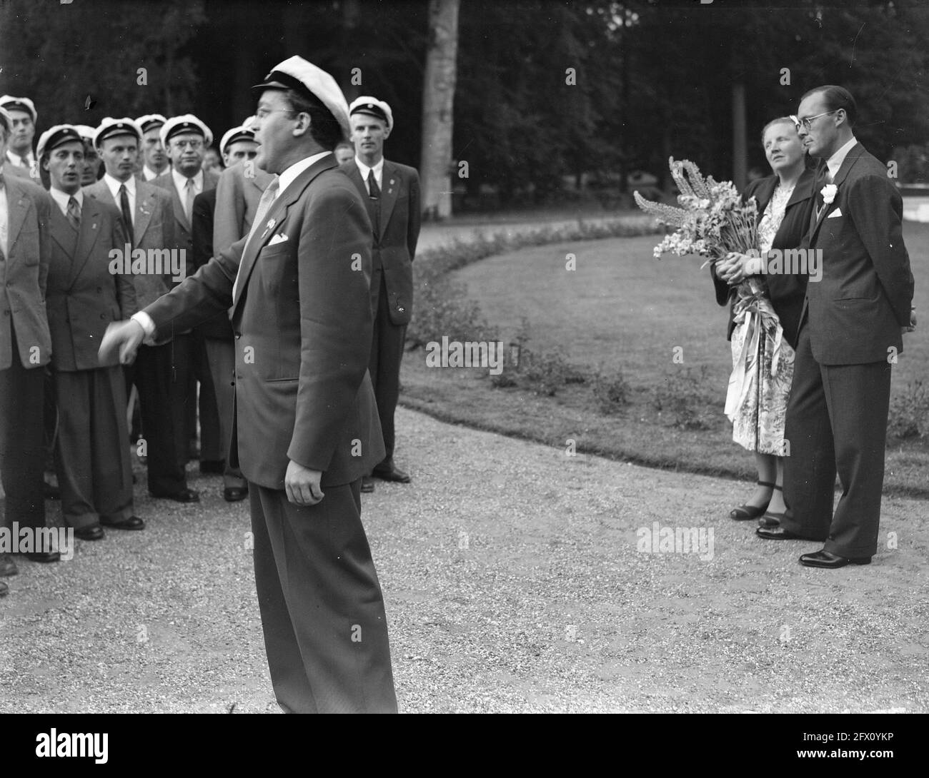 Swedish student choir on Soestdijk, June 17, 1948, student choirs, The Netherlands, 20th century press agency photo, news to remember, documentary, historic photography 1945-1990, visual stories, human history of the Twentieth Century, capturing moments in time Stock Photo