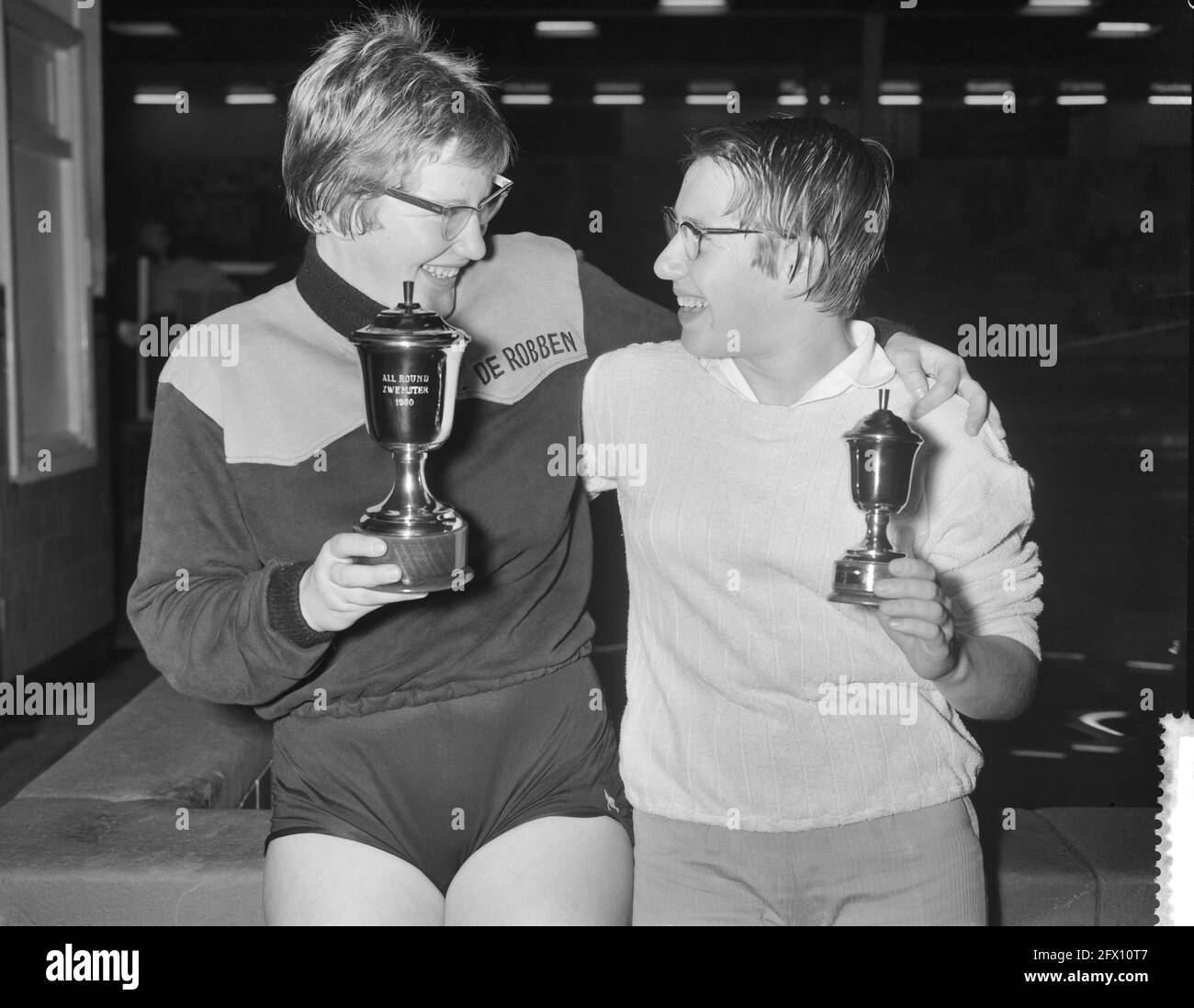Swimming contests in the Sportfondsenbad Oost for the title All round swimmer, October 15, 1960, SPORTFONDSENBADEN, TITELS, SWIMMING CONDITIONS, The Netherlands, 20th century press agency photo, news to remember, documentary, historic photography 1945-1990, visual stories, human history of the Twentieth Century, capturing moments in time Stock Photo