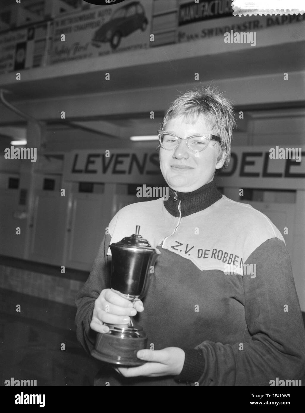 Swimming competitions in the Sportfondsenbad Oost for the title All round swimmer, Henny van de Velde, October 15, 1960, SPORTFONDSENBADEN, TITELS, SWIMMING COMPETITIONS, The Netherlands, 20th century press agency photo, news to remember, documentary, historic photography 1945-1990, visual stories, human history of the Twentieth Century, capturing moments in time Stock Photo