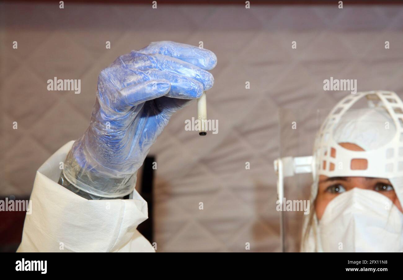 testovací stanoviště, SARS-CoV-2, covid, testování, PCR test, epidemie, přítomnost viru, karanténa, test, vzorek Stock Photo