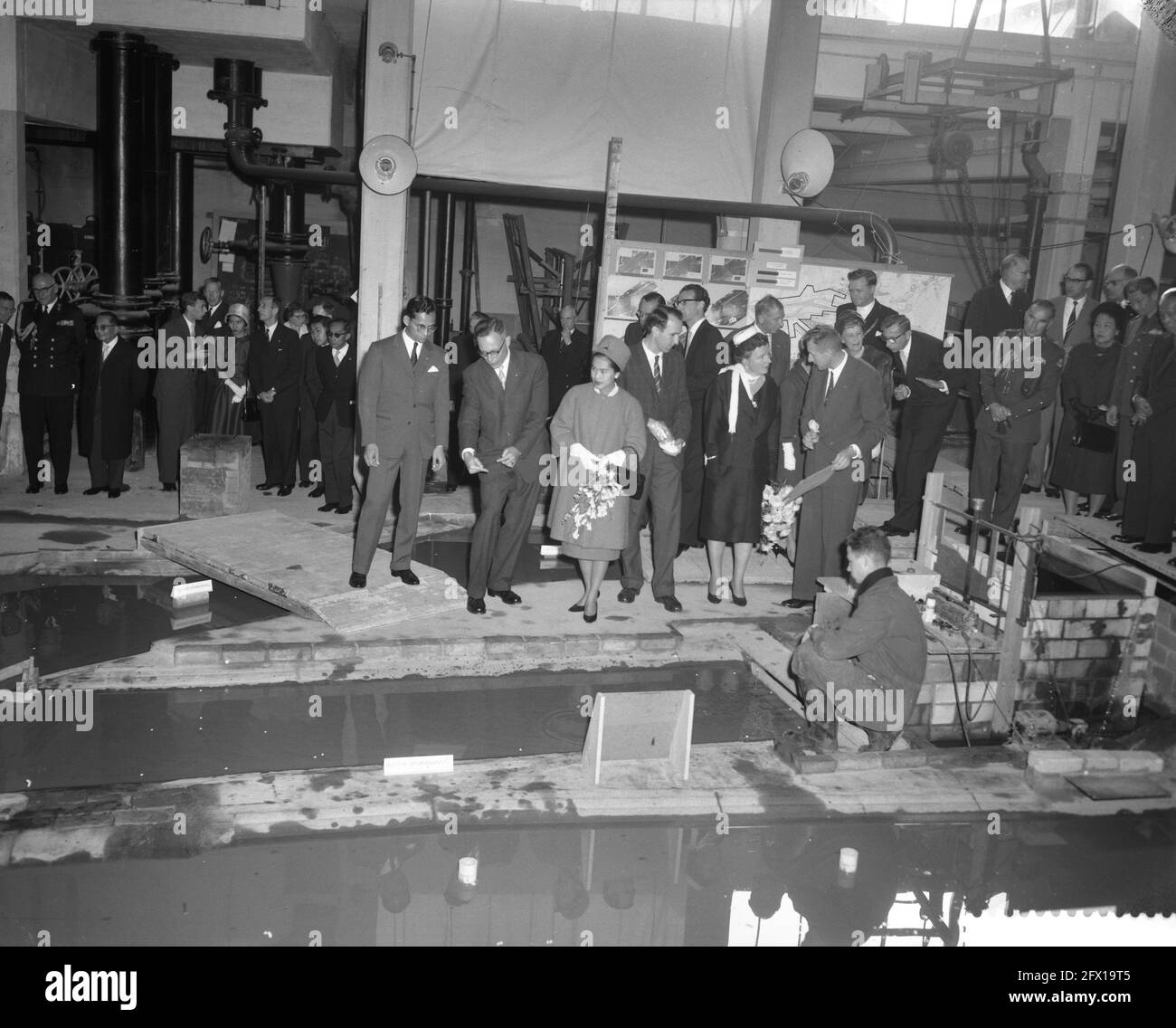 Royal visit to Delft Hydraulics Laboratory, October 25, 1960, visits