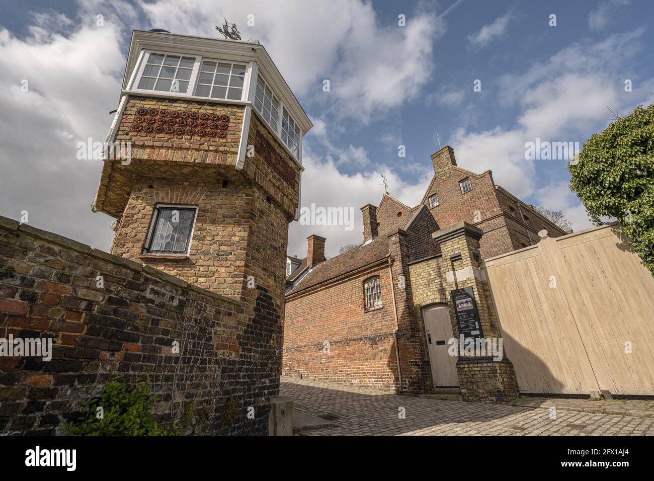 High street lower upnor hires stock photography and images Alamy