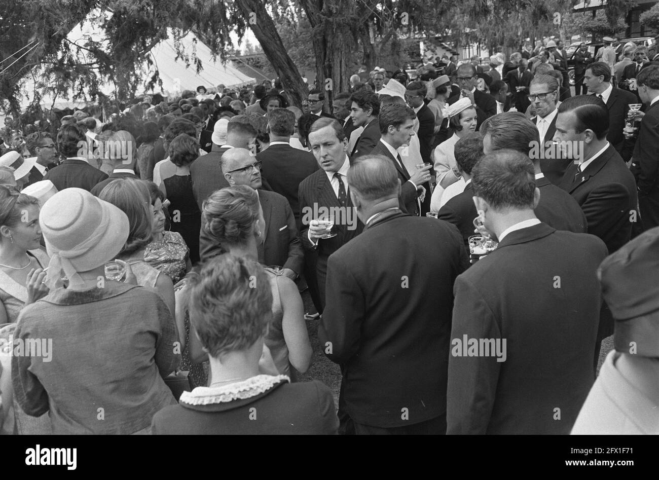 Royal family on reception Dutch Embassy in Addis Ababa Royal family speaks to people, January 29, 1969, Receipts, embassies, families, The Netherlands, 20th century press agency photo, news to remember, documentary, historic photography 1945-1990, visual stories, human history of the Twentieth Century, capturing moments in time Stock Photo