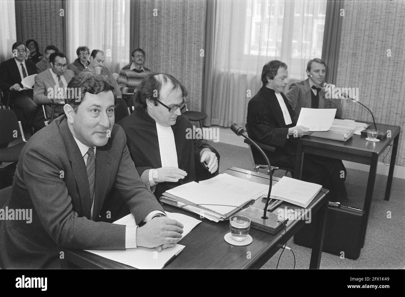 Summary proceedings vice council AVRO against appointment Wibo van der Linde, AVRO chairman Wallis de Vries (l) and Jan Taat (r) (vzt or), 19 March 1984, GEDING, works councils, The Netherlands, 20th century press agency photo, news to remember, documentary, historic photography 1945-1990, visual stories, human history of the Twentieth Century, capturing moments in time Stock Photo
