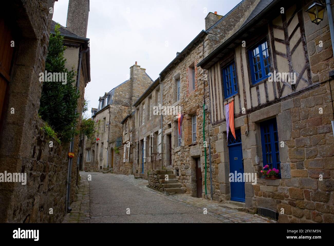 Rue du Dr Sagory, Moncontour, Côtes d'Armor, Brittany, France: an empty medieval street Stock Photo