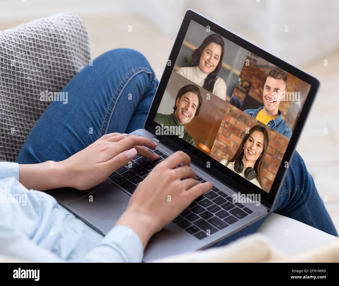 Online friends hi-res stock photography and images - Alamy