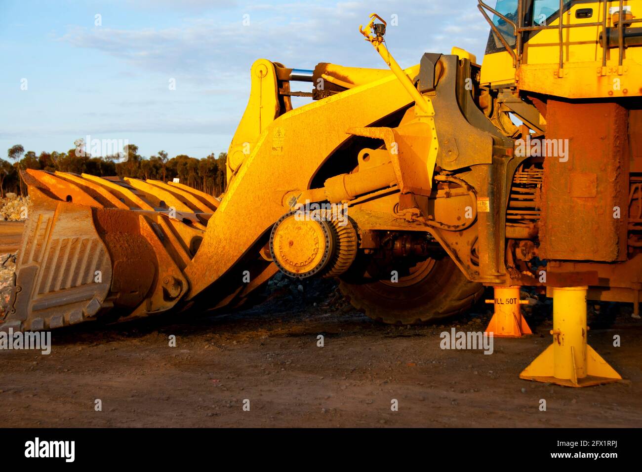 Tire Replacement on a Heavy Duty Loader Stock Photo Alamy