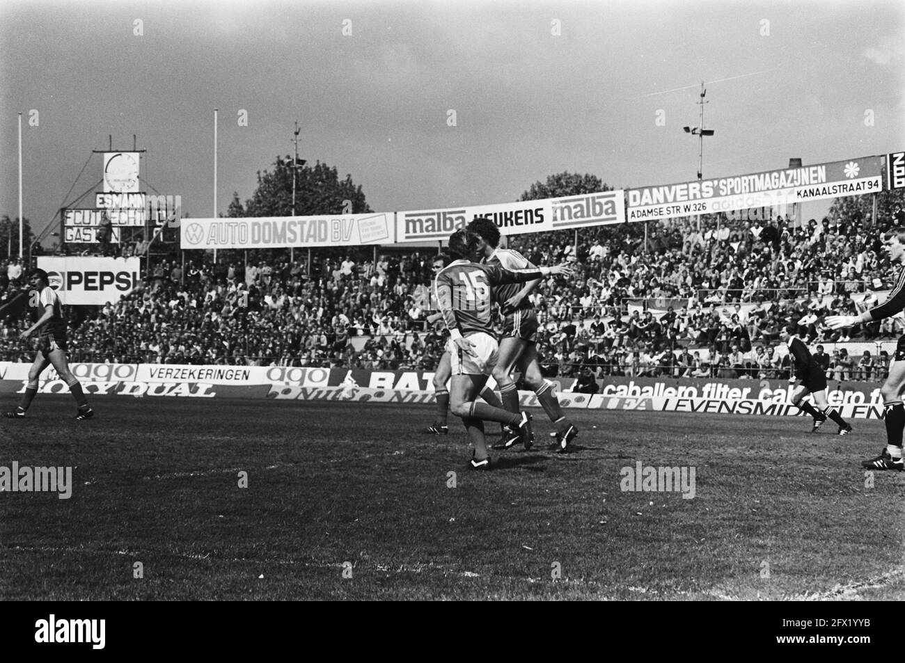 Last match in stadium Galgenwaard in Utrecht, FC Utrecht against PSV, De Kruyk of Utrecht with the ball, No. 15 of Utrecht, Carbo looks on, 20 April 1981, sports, soccer, The Netherlands, 20th century press agency photo, news to remember, documentary, historic photography 1945-1990, visual stories, human history of the Twentieth Century, capturing moments in time Stock Photo