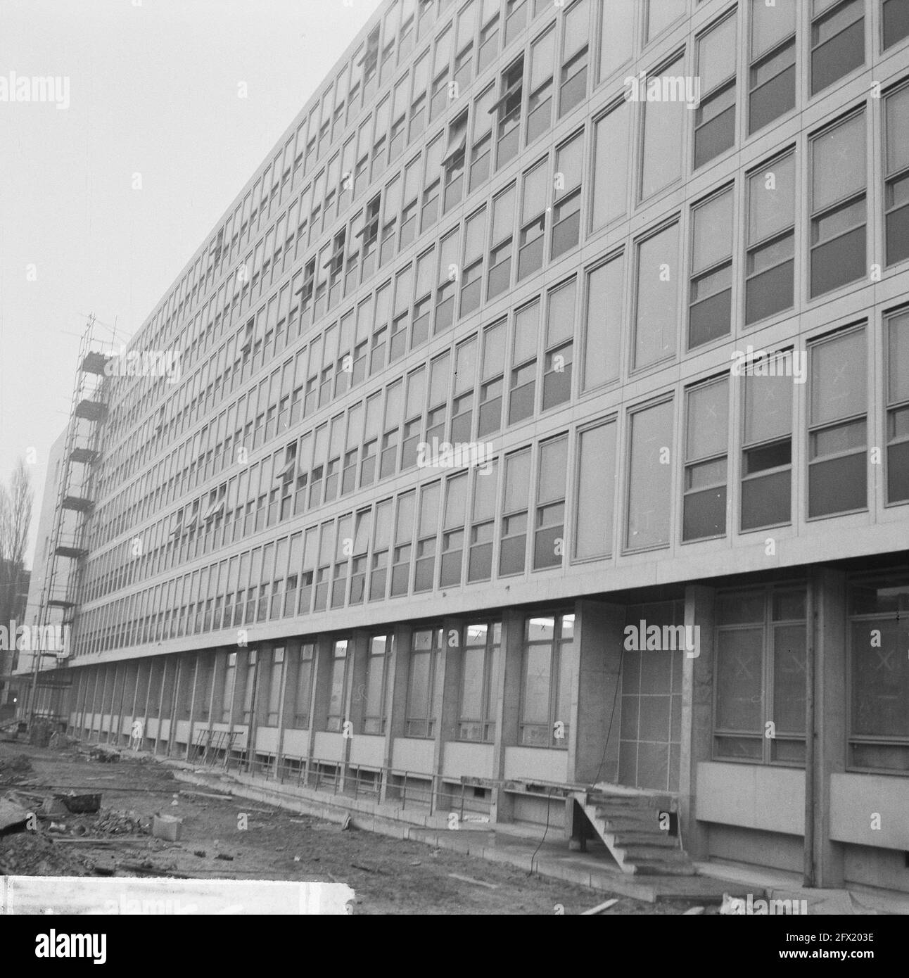 Laboratory wing Jan Swammerdam Institute attached to the Academic Hospital, Wilhelmina Gasthuis. Eerste Constantijn Huygensstraat in Amsterdam, January 23, 1964, architecture, construction, buildings, laboratories, hospitals, The Netherlands, 20th century press agency photo, news to remember, documentary, historic photography 1945-1990, visual stories, human history of the Twentieth Century, capturing moments in time Stock Photo