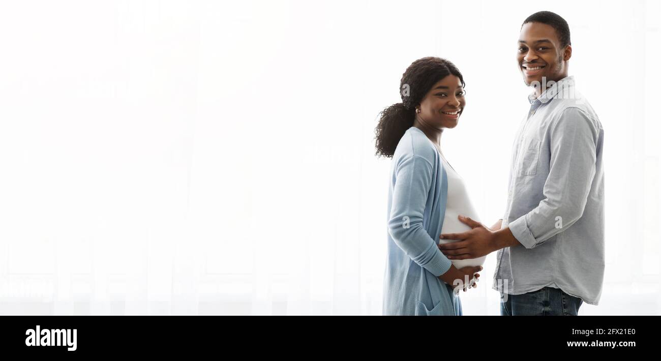 White woman pregnant black man hi-res stock photography and images - Alamy