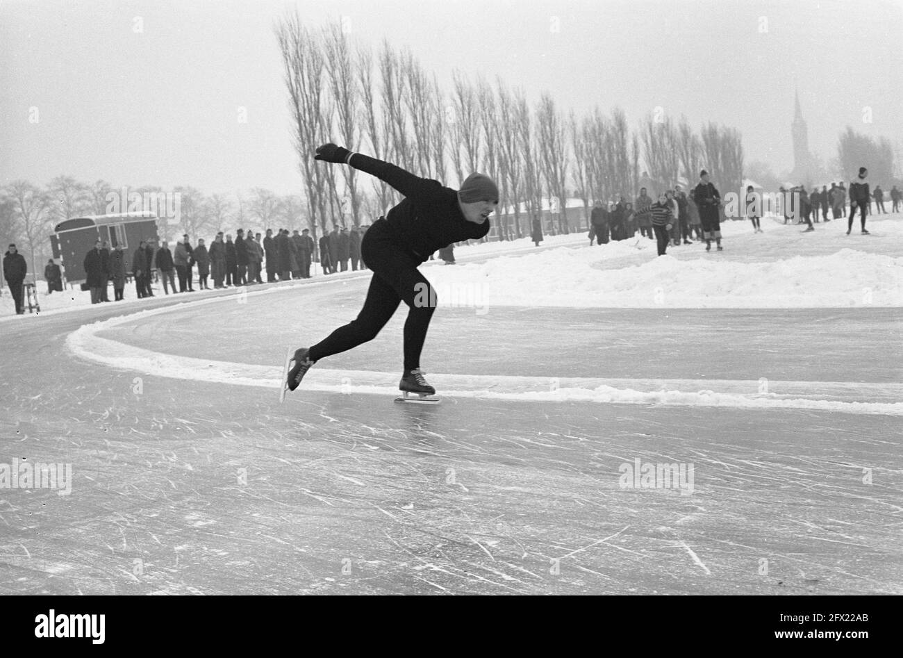 Long distance races in Midden-Beemster, Nico Houter iN aktie, December 28  1962, SCHATSEN, sports, races, The Netherlands, 20th century press agency  photo, news to remember, documentary, historic photography 1945-1990,  visual stories, human