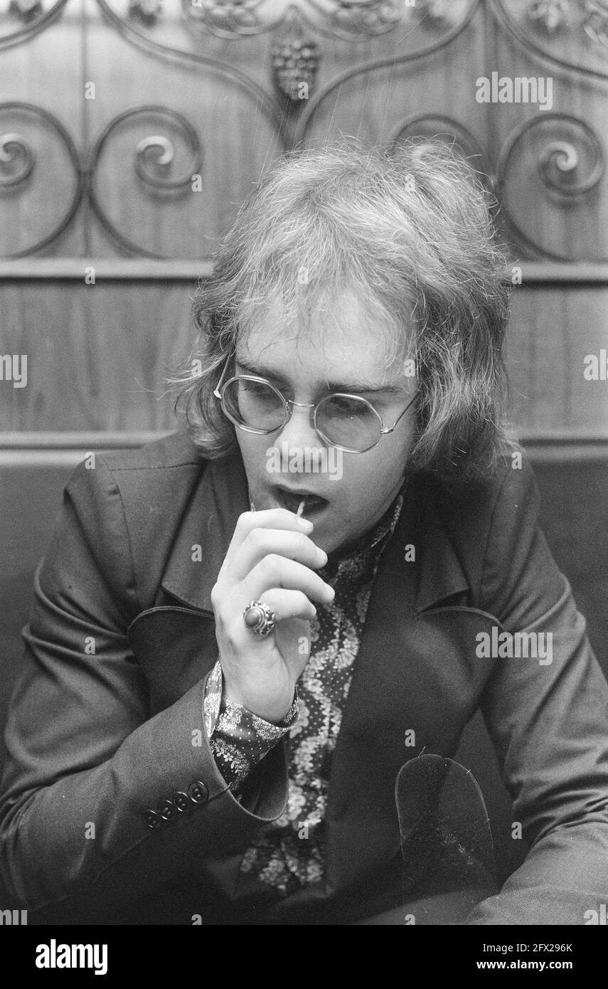 Pop singer Elton John in the Netherlands; Elton John, headline, February  17, 1971, pop singers, The Netherlands, 20th century press agency photo,  news to remember, documentary, historic photography 1945-1990, visual  stories, human