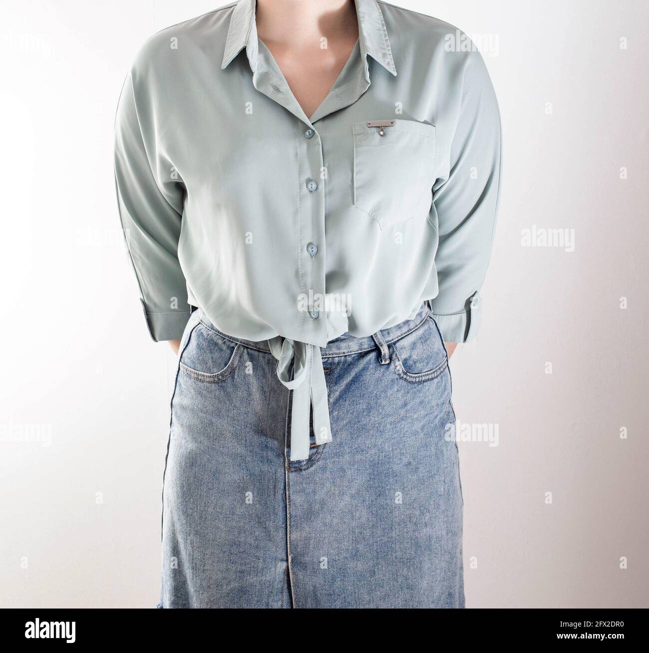 Tie bottom blouse hires stock photography and images Alamy