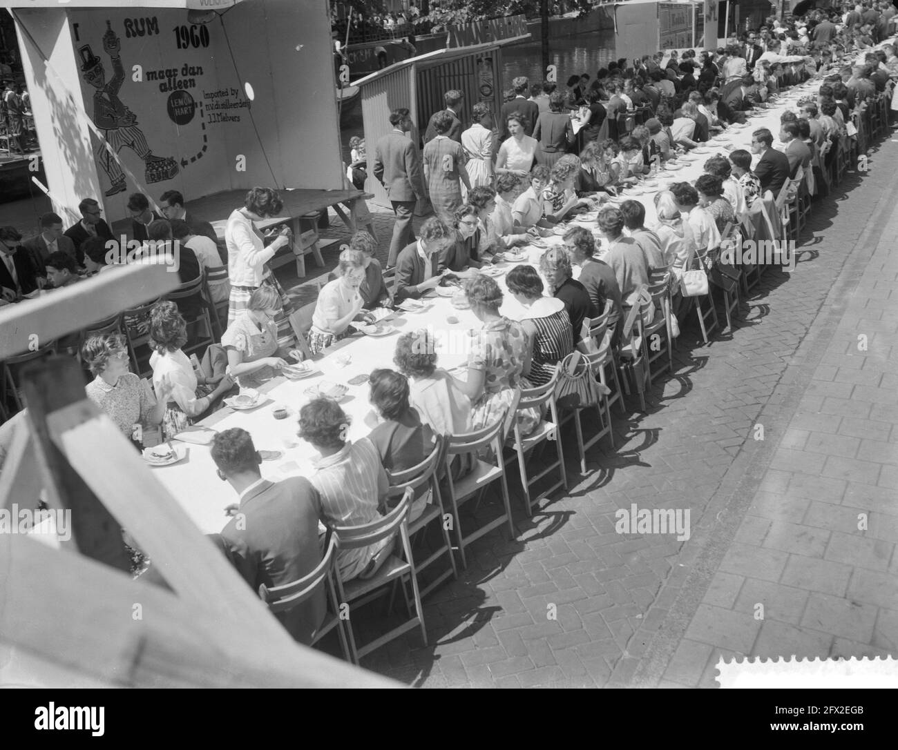 Lunch of 2000 students with Princess Beatrix Leiden, June 15, 1960, STUDENTS, lunches, The Netherlands, 20th century press agency photo, news to remember, documentary, historic photography 1945-1990, visual stories, human history of the Twentieth Century, capturing moments in time Stock Photo