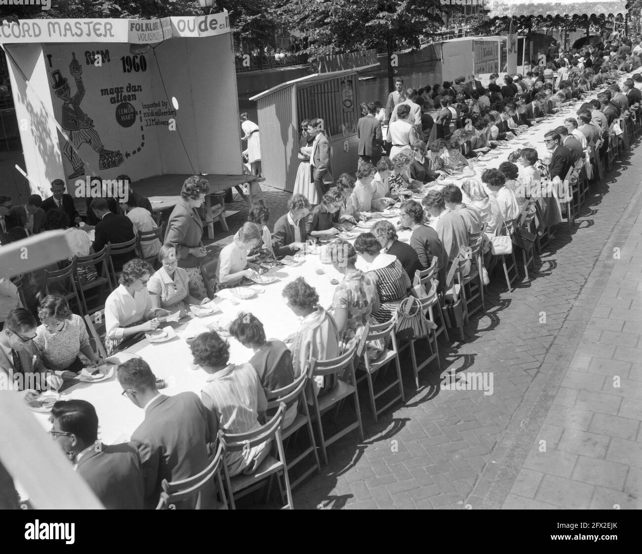 Lunch of 2000 students with Princess Beatrix Leiden, June 15, 1960, STUDENTS, lunch, The Netherlands, 20th century press agency photo, news to remember, documentary, historic photography 1945-1990, visual stories, human history of the Twentieth Century, capturing moments in time Stock Photo
