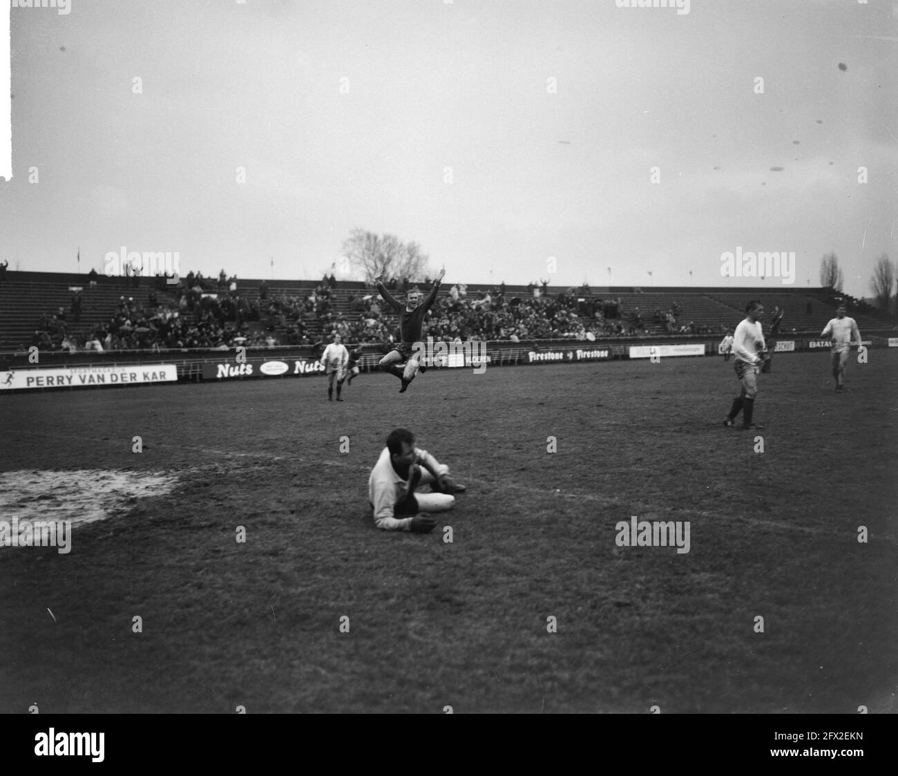 Nec against Ajax 1-3 (KNVB cup); game moments, 12 October 1975, sport,  soccer, The Netherlands, 20th century press agency photo, news to remember,  documentary, historic photography 1945-1990, visual stories, human history  of