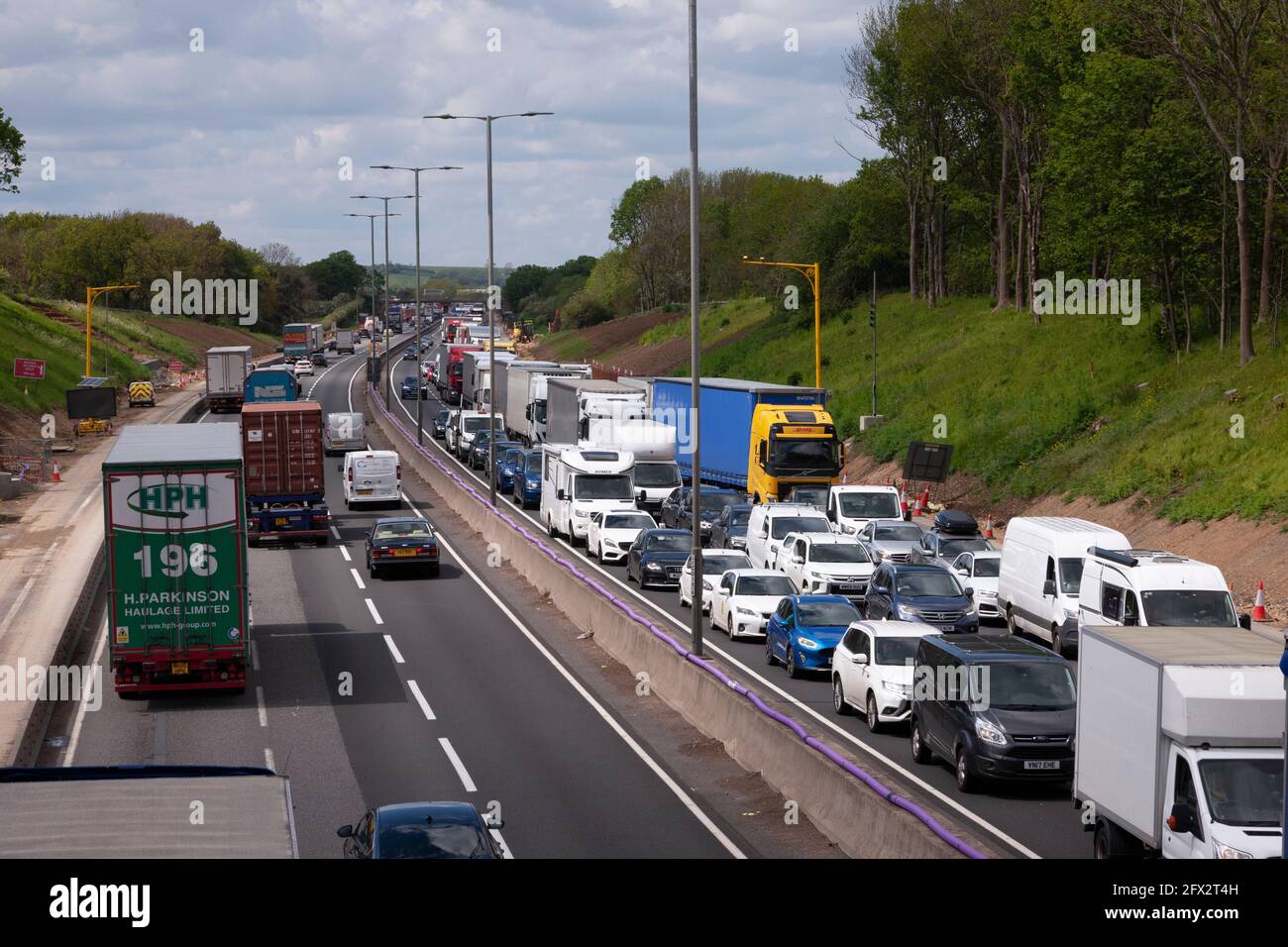 Traffic Jam M1 Motorway High Resolution Stock Photography And Images Alamy [ 956 x 1300 Pixel ]