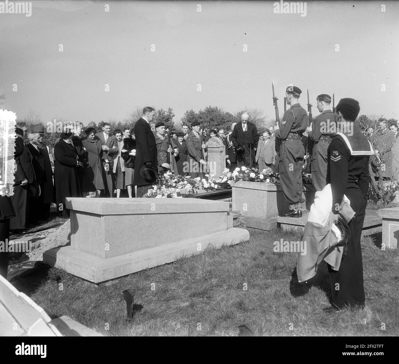 Marvo funeral Den Helder military workman Beishuizen, April 29, 1955, Funerals, The Netherlands, 20th century press agency photo, news to remember, documentary, historic photography 1945-1990, visual stories, human history of the Twentieth Century, capturing moments in time Stock Photo