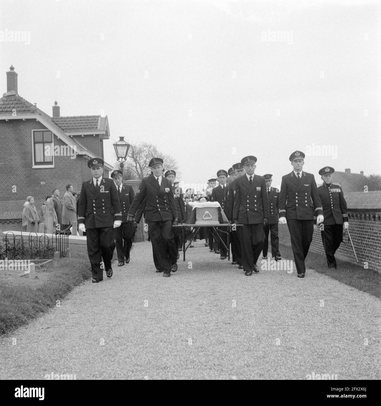 Marvo funeral Ltz. II L. Dekker at Oegstgeest, November 11, 1957, burials, The Netherlands, 20th century press agency photo, news to remember, documentary, historic photography 1945-1990, visual stories, human history of the Twentieth Century, capturing moments in time Stock Photo