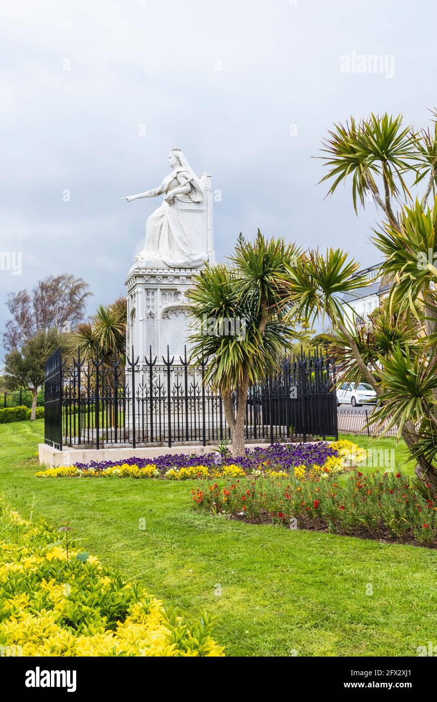 Statue of Queen Victoria in Clifftown Parade SouthendonSea Stock