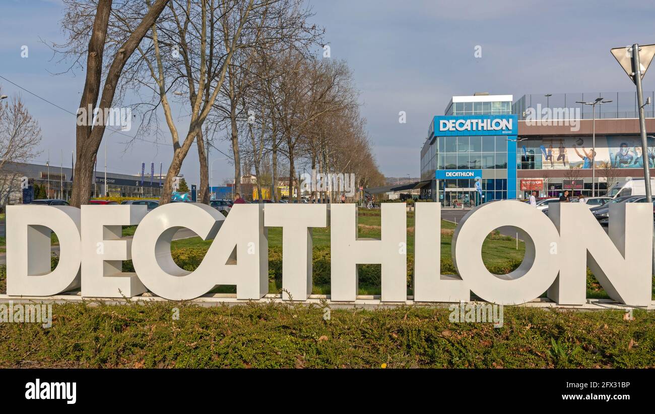 Oct 18, 2019 Emeryville / CA / USA - Close Up of Decathlon Logo on the  Facade of Decathlon Sporting Goods Flagship Store, the Editorial Stock  Photo - Image of firm, flagship: 162476048