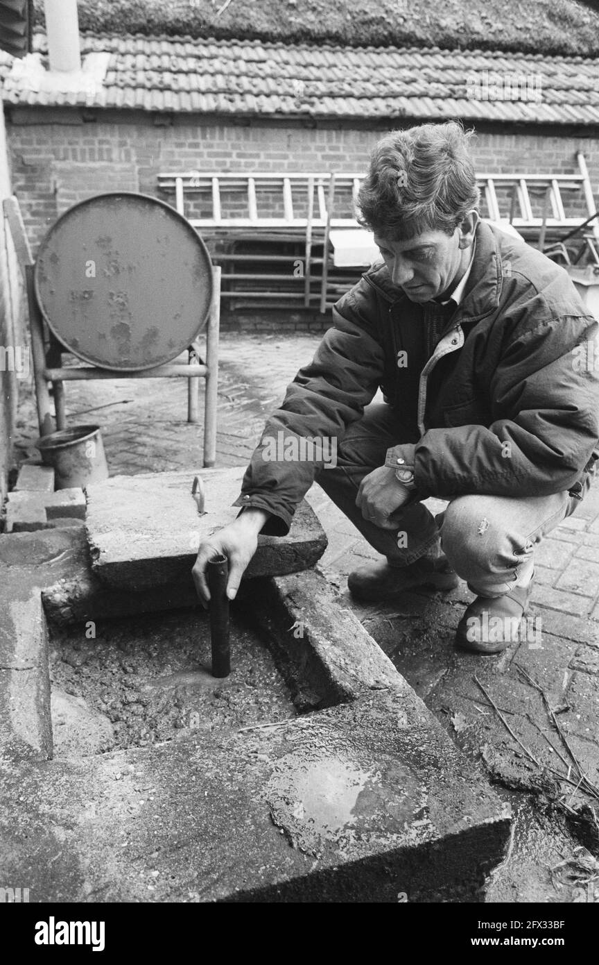 Manure surpluses; full manure pits at pig farm in Helvoirt, February 2, 1988, The Netherlands, 20th century press agency photo, news to remember, documentary, historic photography 1945-1990, visual stories, human history of the Twentieth Century, capturing moments in time Stock Photo