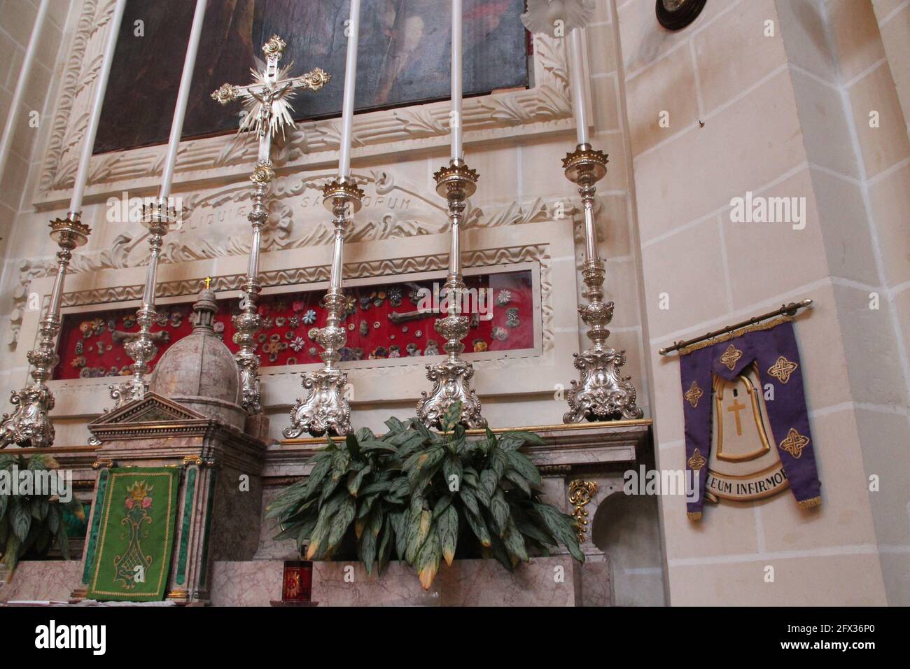 baroque church (notredamedumontcarmel basilica) in valletta (malta