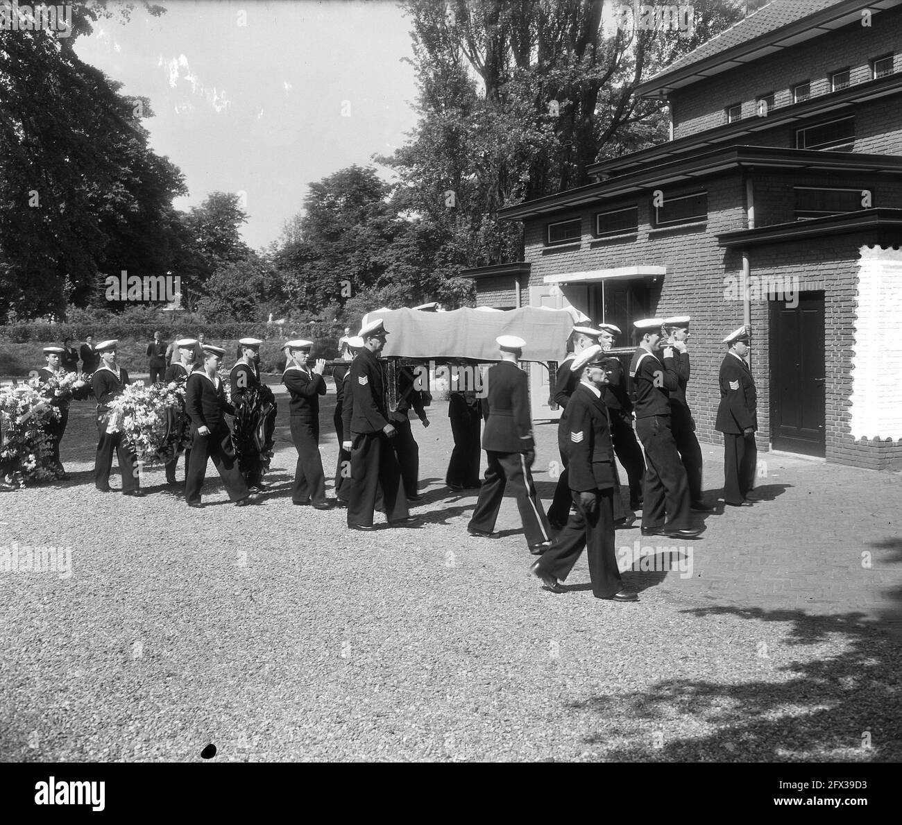 Military funeral The Hague, June 17, 1955, Funerals, The Netherlands, 20th century press agency photo, news to remember, documentary, historic photography 1945-1990, visual stories, human history of the Twentieth Century, capturing moments in time Stock Photo