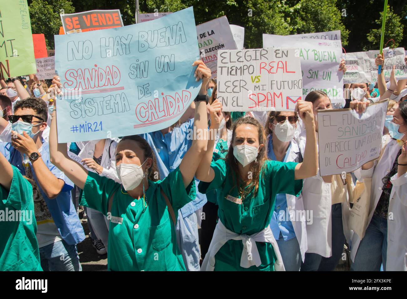 concentration in front of the Ministry of Health, with the aim of 
