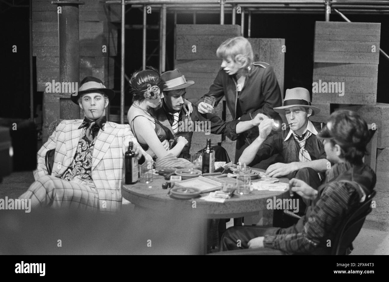 The NOS television is currently recording the play Treppauf und Treppab by Kurt Weil and Bertold Brecht, directed by Wilhelmina Hoedeman, November 10, 1975, actors, actresses, television plays, stage, The Netherlands, 20th century press agency photo, news to remember, documentary, historic photography 1945-1990, visual stories, human history of the Twentieth Century, capturing moments in time Stock Photo
