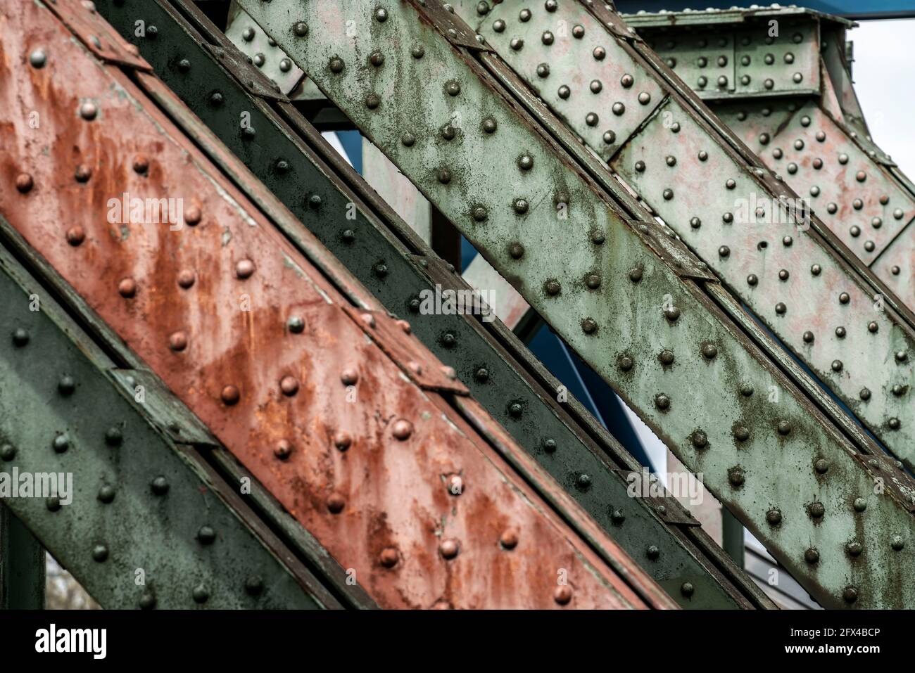 Steel riveted truss bridge hi-res stock photography and images - Alamy