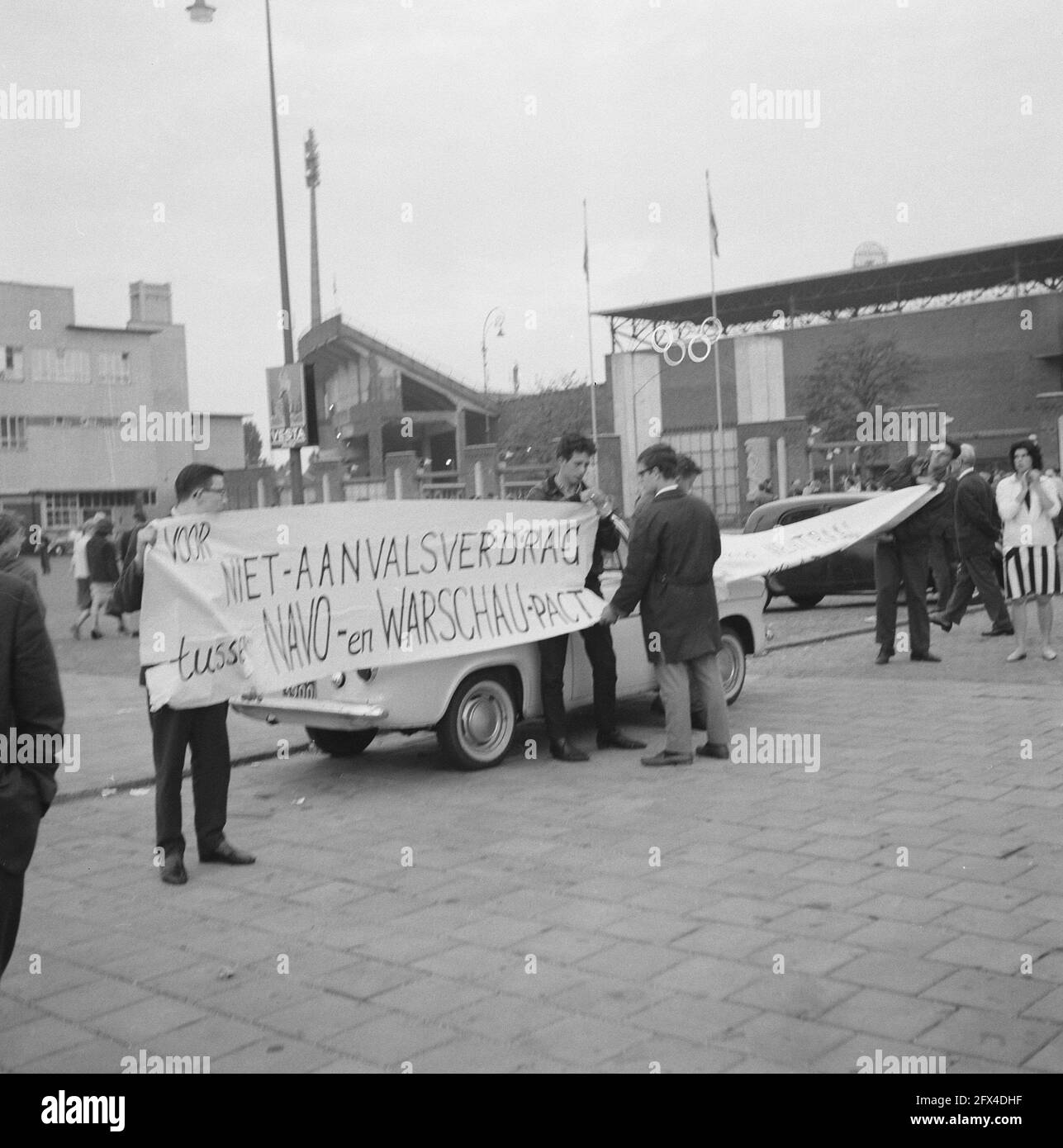 Demonstrators in Amsterdam for a non-aggression treaty between NATO and Warsaw Pact, July 5, 1963, demonstrators, The Netherlands, 20th century press agency photo, news to remember, documentary, historic photography 1945-1990, visual stories, human history of the Twentieth Century, capturing moments in time Stock Photo