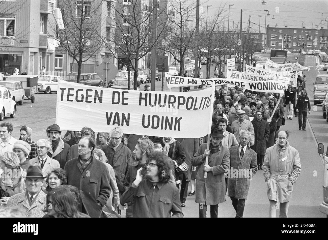 Demonstration in Amsterdam against housing policy and rent harmonization; banner against Minister Udink, April 15, 1972, demonstrations, banners, The Netherlands, 20th century press agency photo, news to remember, documentary, historic photography 1945-1990, visual stories, human history of the Twentieth Century, capturing moments in time Stock Photo