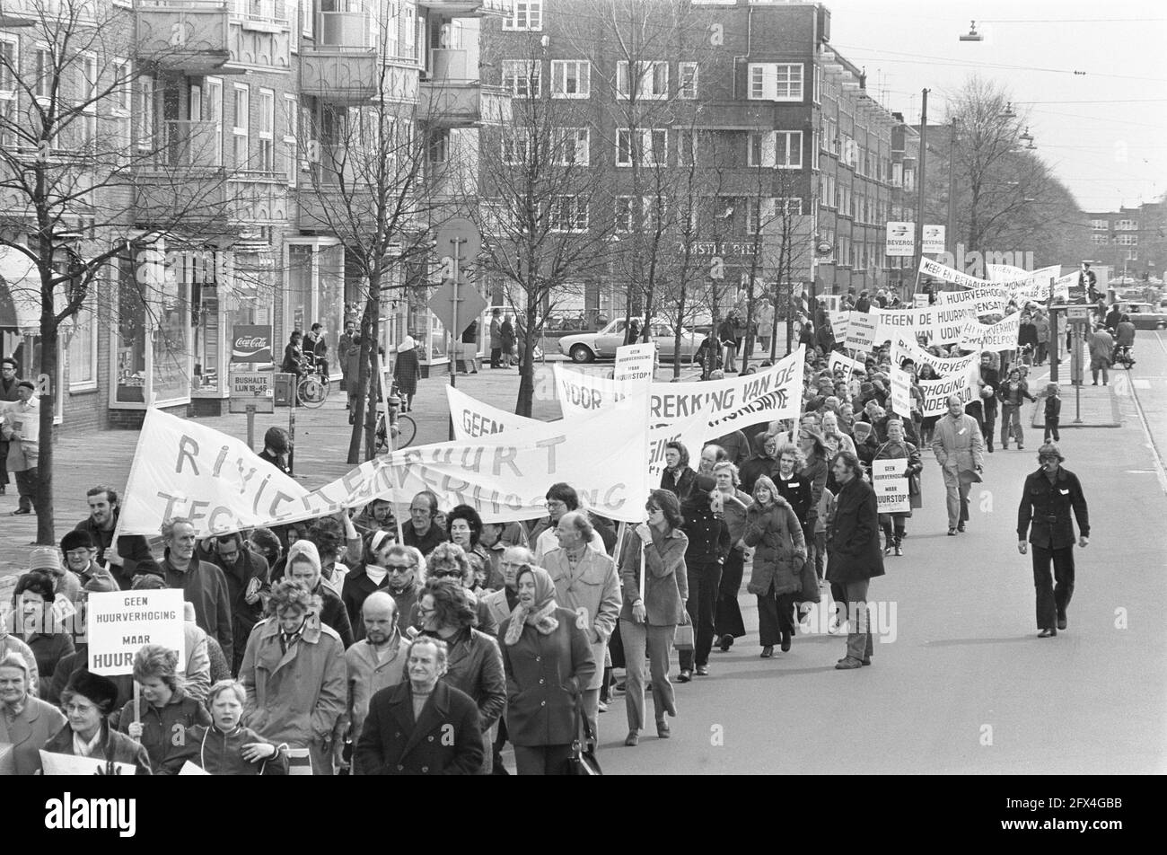Demonstration in Amsterdam against housing policy and rent harmonization, April 15, 1972, demonstrations, banners, The Netherlands, 20th century press agency photo, news to remember, documentary, historic photography 1945-1990, visual stories, human history of the Twentieth Century, capturing moments in time Stock Photo