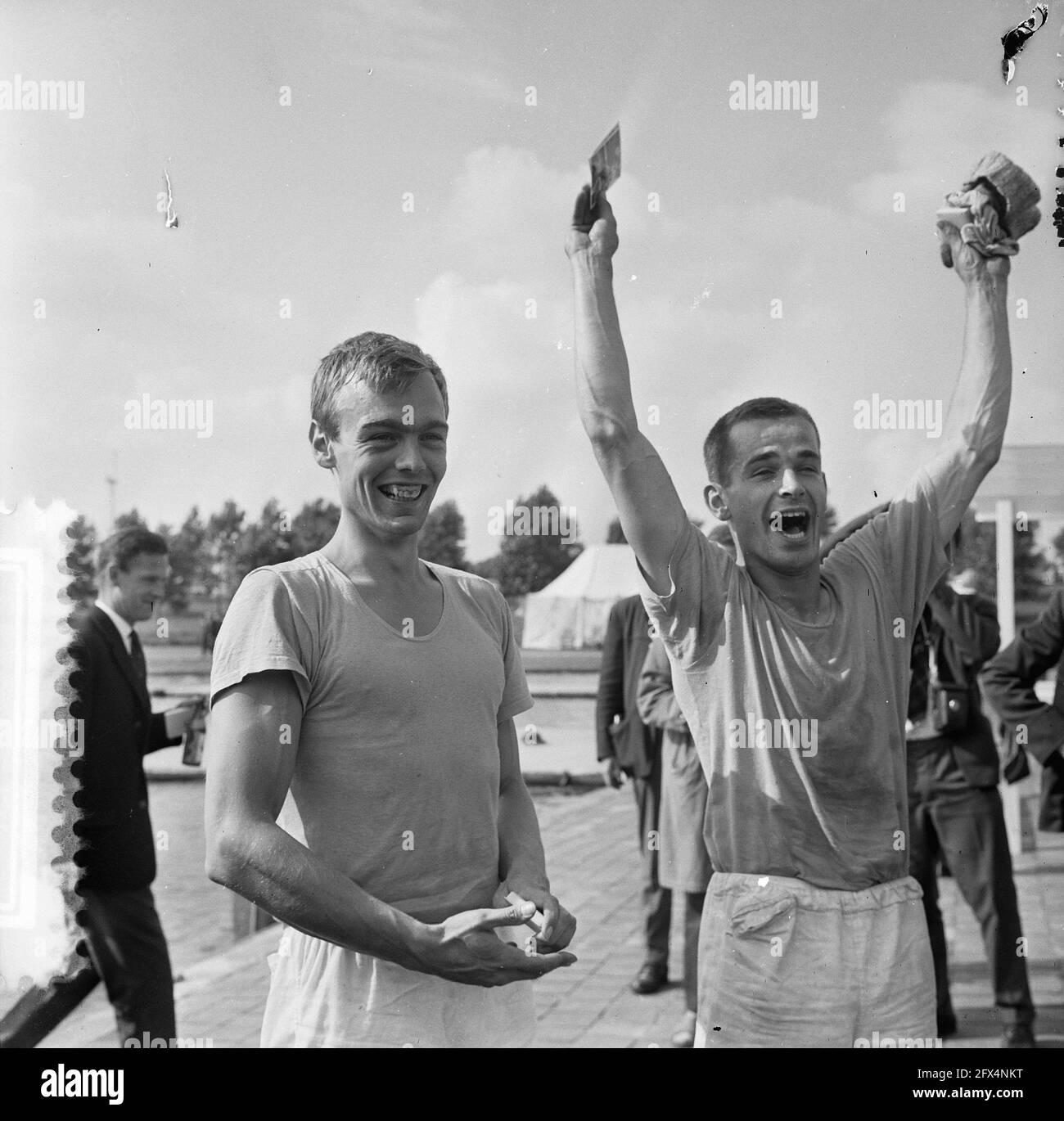 European rowing championships Bosbaan, cheering Venemans and Blaisse, August 9, 1964, Rowing, championships, The Netherlands, 20th century press agency photo, news to remember, documentary, historic photography 1945-1990, visual stories, human history of the Twentieth Century, capturing moments in time Stock Photo