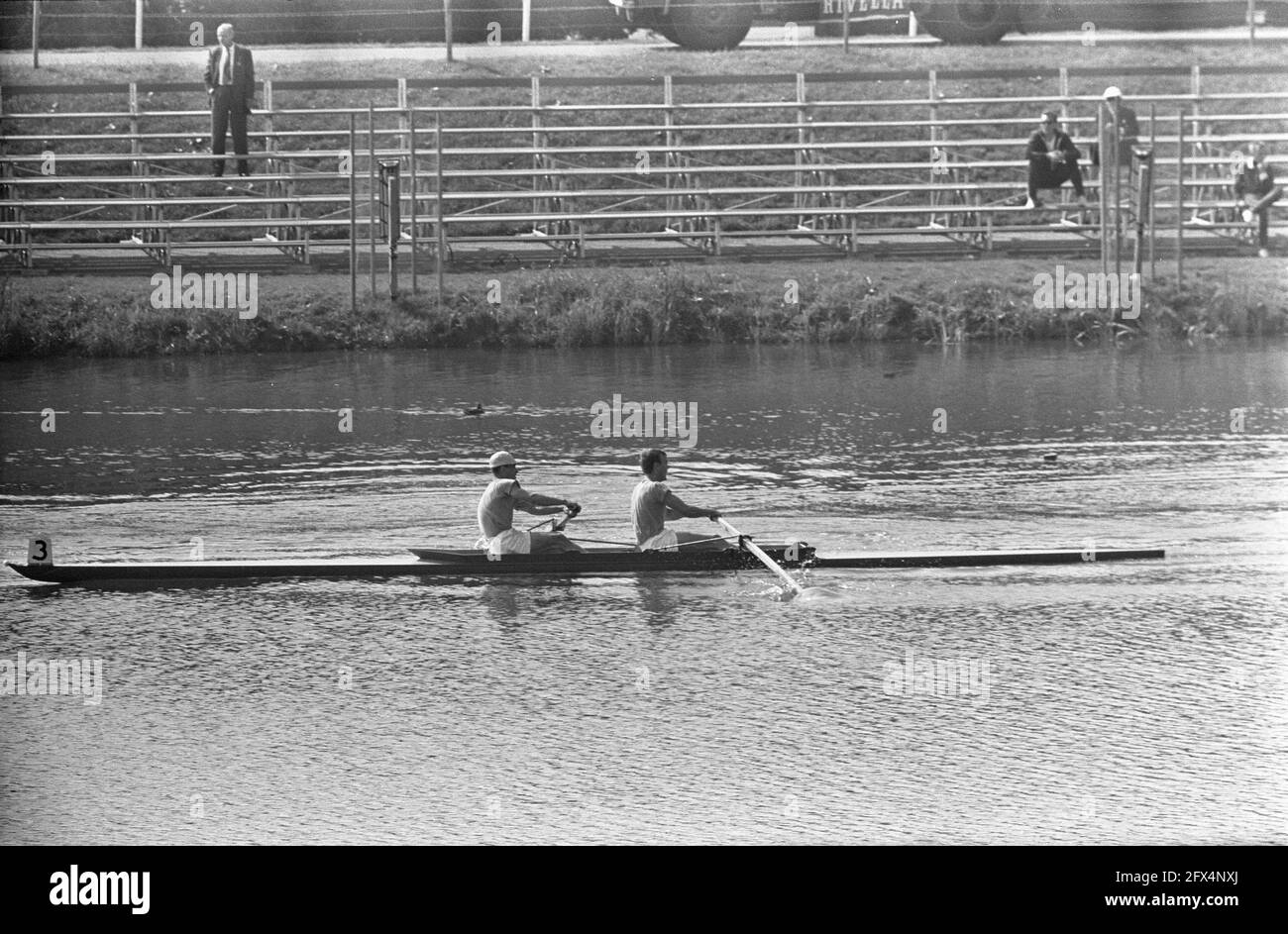 European rowing championships on the Bosbaan, the Netherlands two Blaisse (l) and Veenemans in action, August 6, 1964, Rowing, championships, The Netherlands, 20th century press agency photo, news to remember, documentary, historic photography 1945-1990, visual stories, human history of the Twentieth Century, capturing moments in time Stock Photo