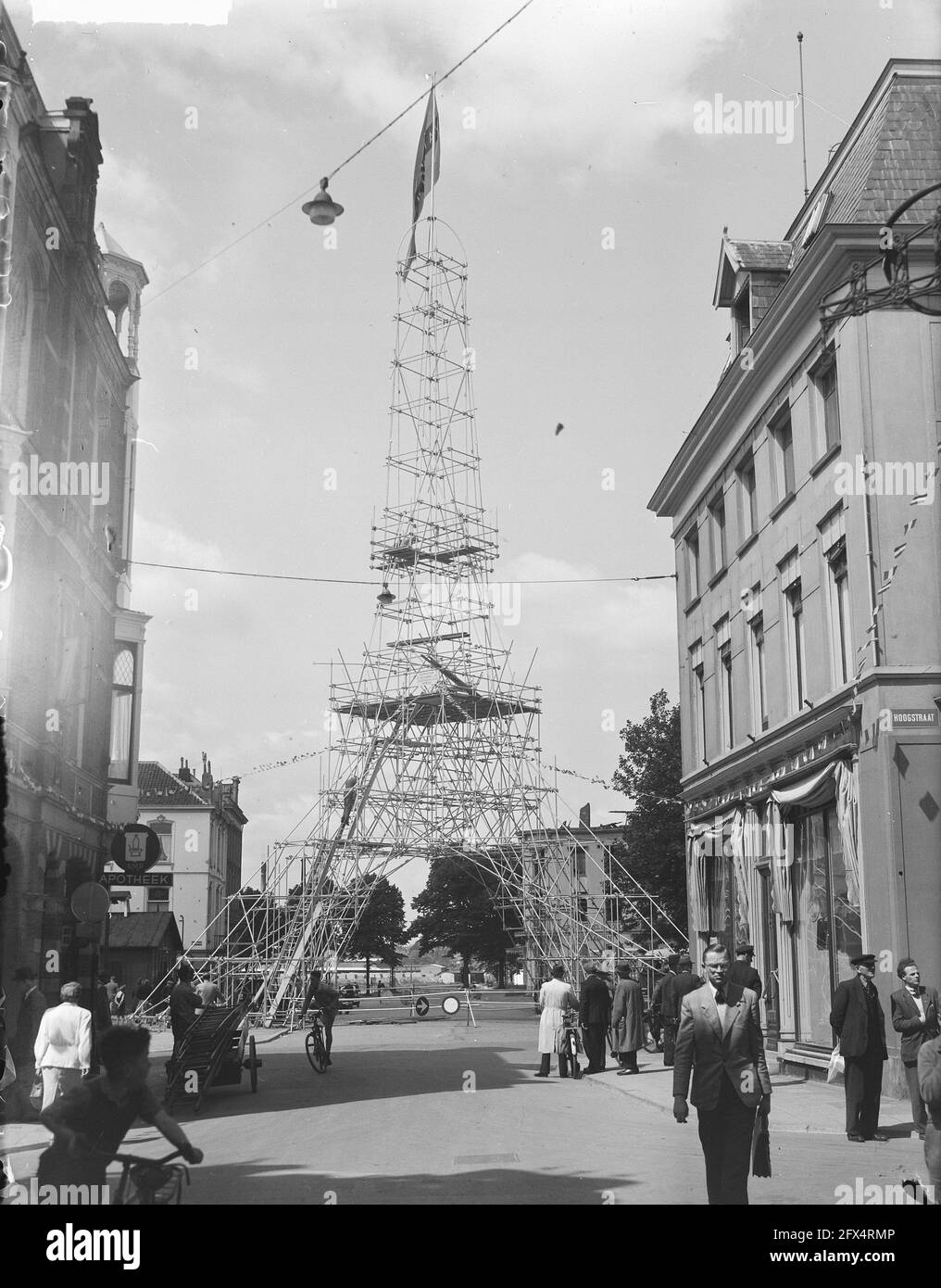Event Paris in Arnhem, replica of the Eiffel Tower, May 31, 1950, events, The Netherlands, 20th century press agency photo, news to remember, documentary, historic photography 1945-1990, visual stories, human history of the Twentieth Century, capturing moments in time Stock Photo