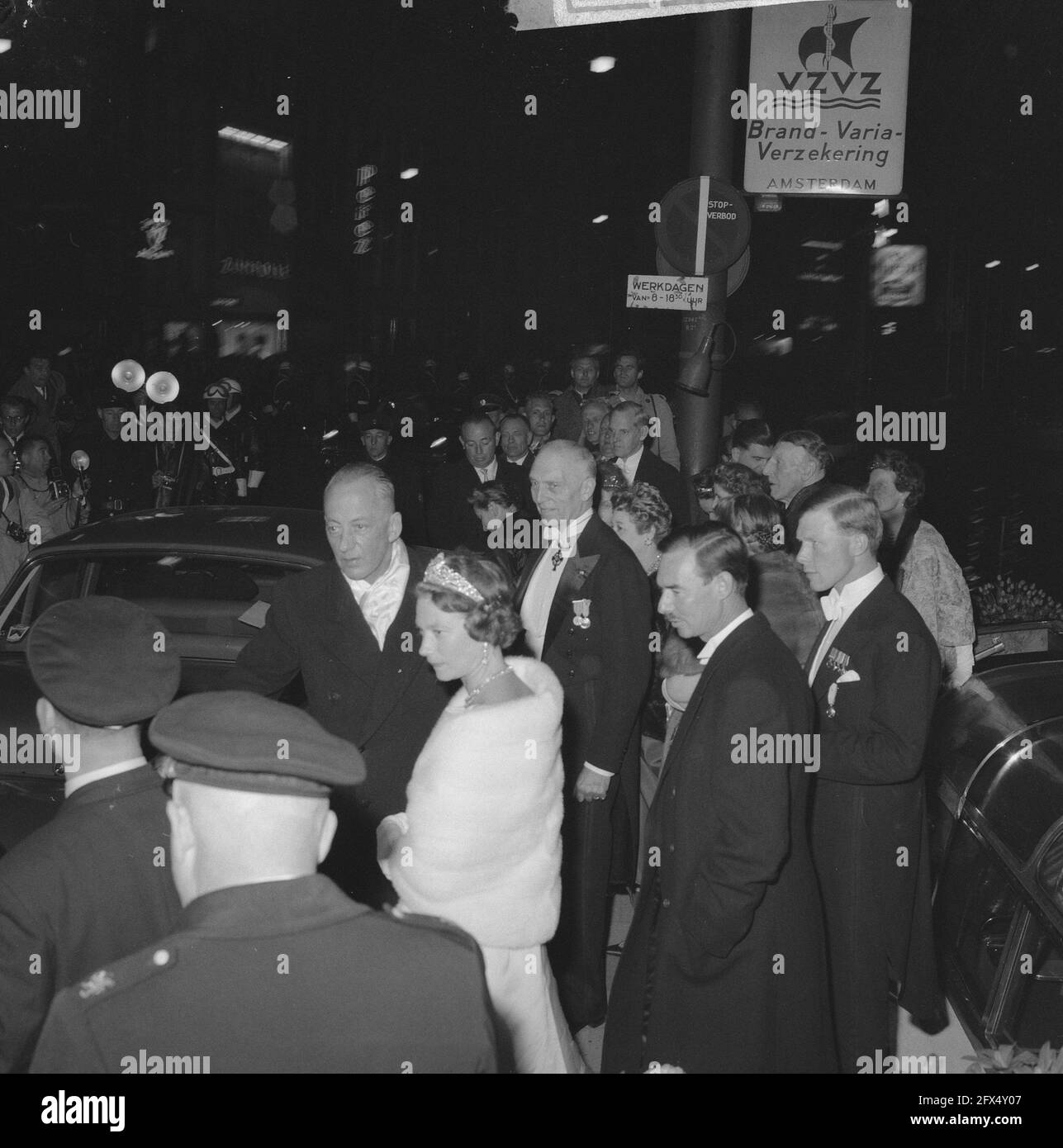 Farah Diba and wife in the boat, May 1, 1962, ECHTGENOTES, boats, The