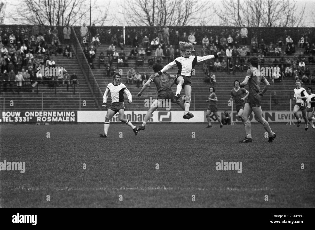 Elinkwijk against VVV 2-0, KNVB cup, Van der Bosch (left) is going to score  1-0, December 10, 1972, sports, soccer, The Netherlands, 20th century press  agency photo, news to remember, documentary, historic