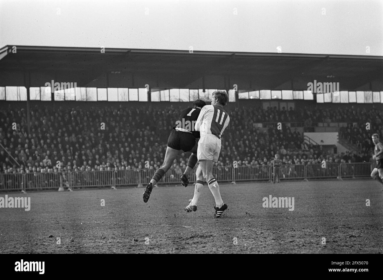 Nec against Ajax 1-3 (KNVB cup); game moments, 12 October 1975, sport,  soccer, The Netherlands, 20th century press agency photo, news to remember,  documentary, historic photography 1945-1990, visual stories, human history  of