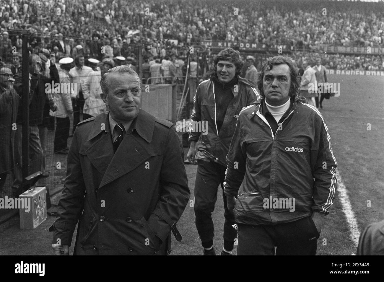 Feyenoord against Ajax 2-0, trainer Kovacs (left) and Happel, September 17, 1972, sports, trainers, soccer, The Netherlands, 20th century press agency photo, news to remember, documentary, historic photography 1945-1990, visual stories, human history of the Twentieth Century, capturing moments in time Stock Photo