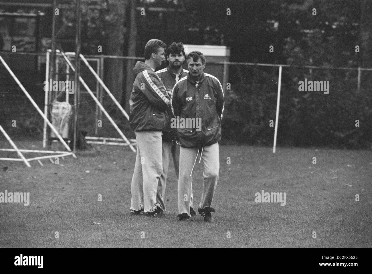 Ajax board resigned; from left to right trainer trio Louis van Gaal, Barry Hulshoff and Spitz Kohn during training, September 26, 1988, sports, trainers, soccer, The Netherlands, 20th century press agency photo, news to remember, documentary, historic photography 1945-1990, visual stories, human history of the Twentieth Century, capturing moments in time Stock Photo
