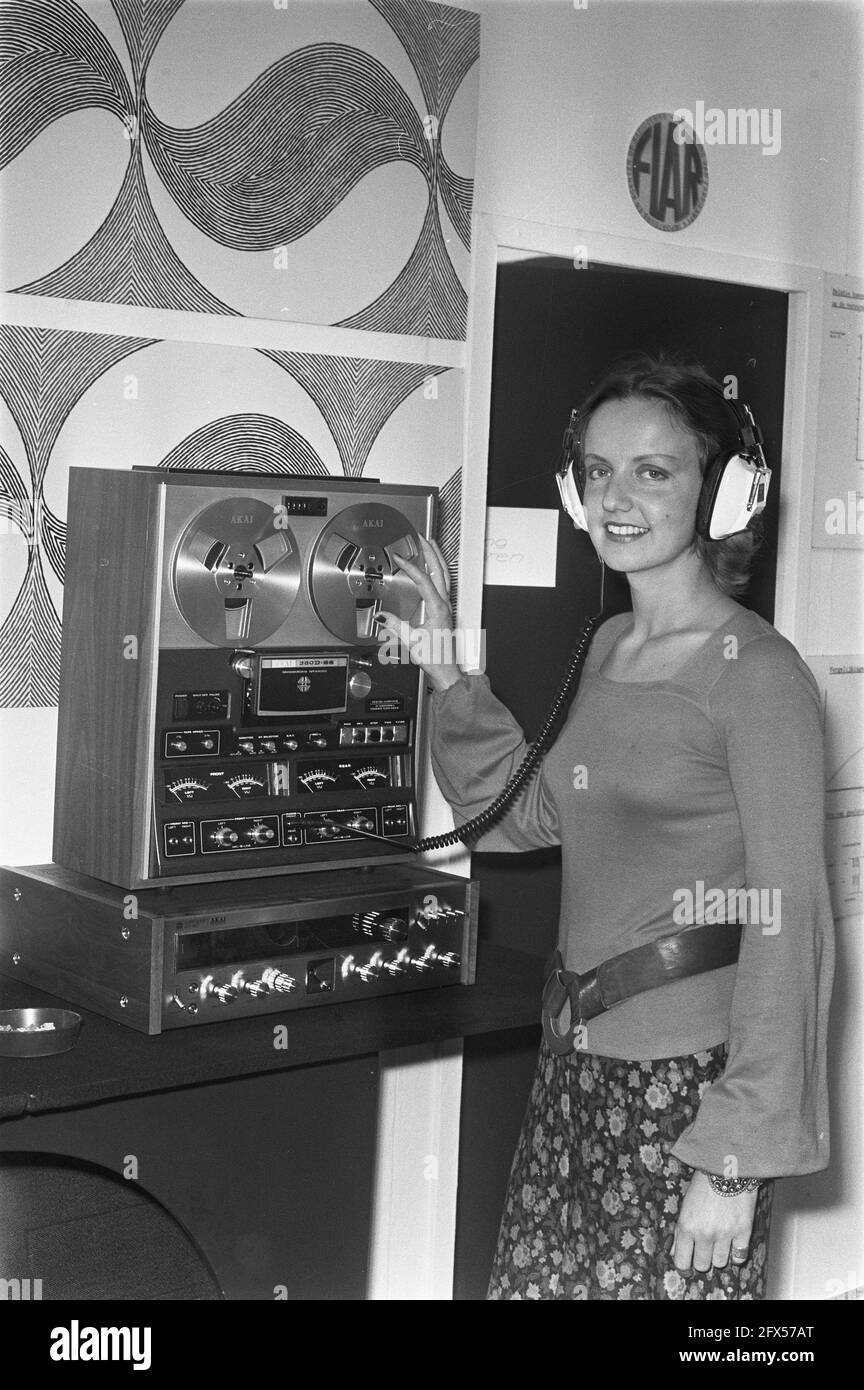 Quadraphonic tape recorder hires stock photography and images Alamy