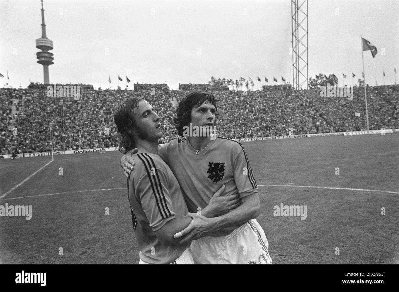 Final World Cup 1974 in Munich, West Germany v Netherlands 2-1; Dutch players leave the field, July 7, 1974, finals, sports, soccer, world championships, The Netherlands, 20th century press agency photo, news to remember, documentary, historic photography 1945-1990, visual stories, human history of the Twentieth Century, capturing moments in time Stock Photo