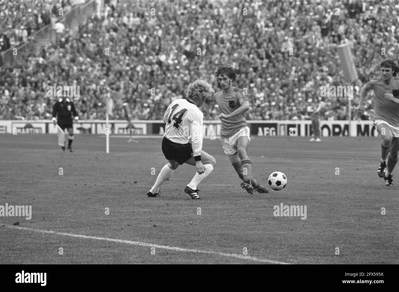 World Cup final 1974 in Munich, West Germany v Netherlands 2-1; game moments, July 7, 1974, finals, sports, soccer, world championships, The Netherlands, 20th century press agency photo, news to remember, documentary, historic photography 1945-1990, visual stories, human history of the Twentieth Century, capturing moments in time Stock Photo