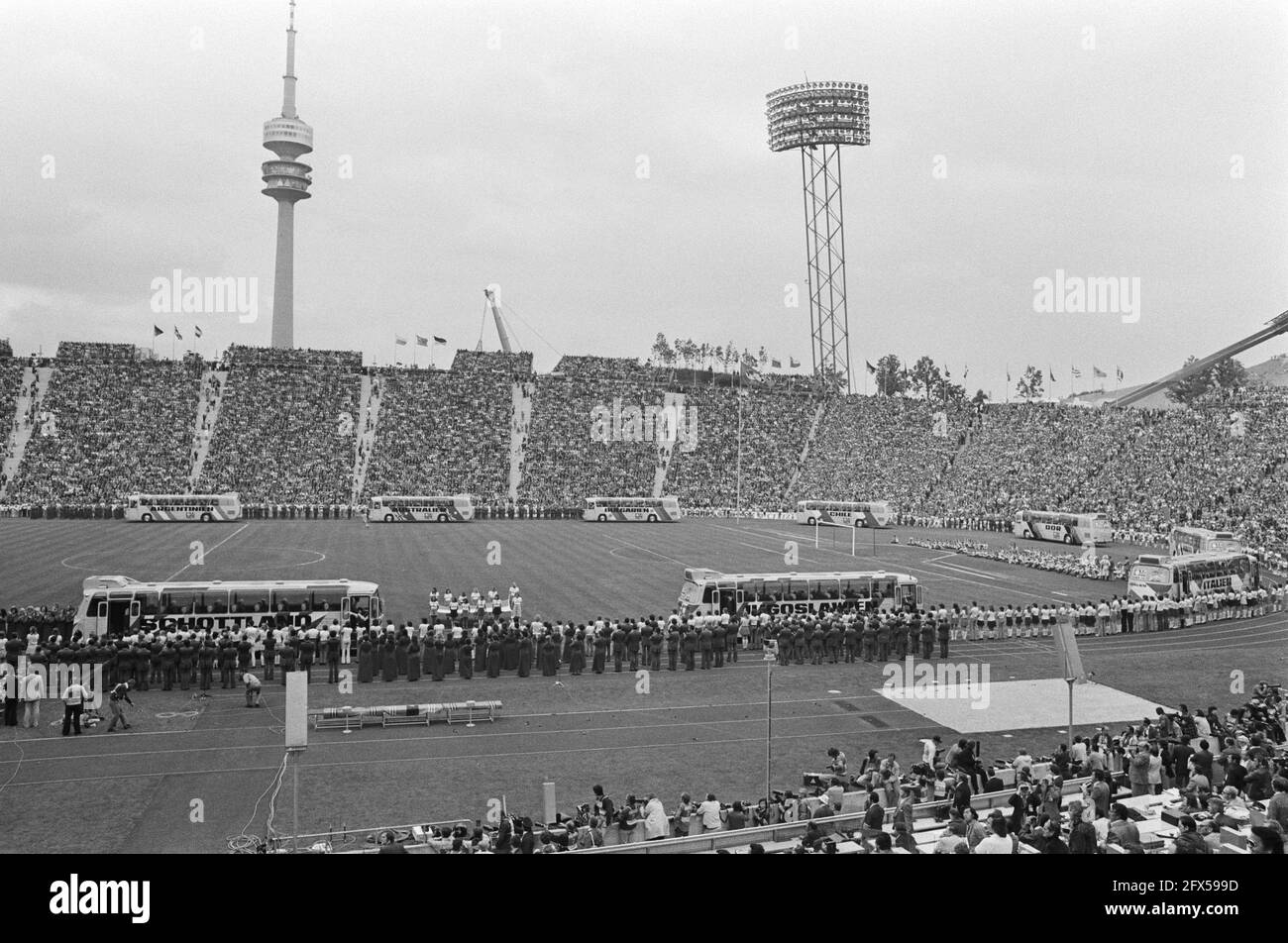 Finals World Cup 1974 in Munich, West Germany v. Netherlands 2-1; closing ceremony, July 7, 1974, finals, sports, soccer, world championships, The Netherlands, 20th century press agency photo, news to remember, documentary, historic photography 1945-1990, visual stories, human history of the Twentieth Century, capturing moments in time Stock Photo